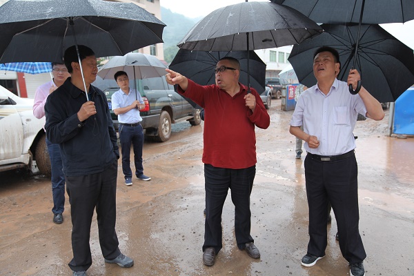 刘志东副市长在国道212线广元至昭化快速通道施工现场调研.jpg