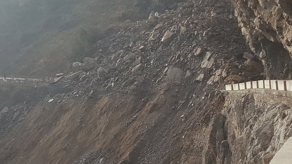 垮塌现场.jpg