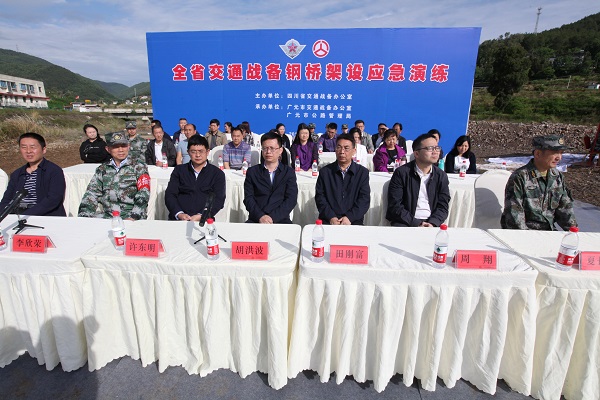 观看现场.jpg 观看现场.jpg